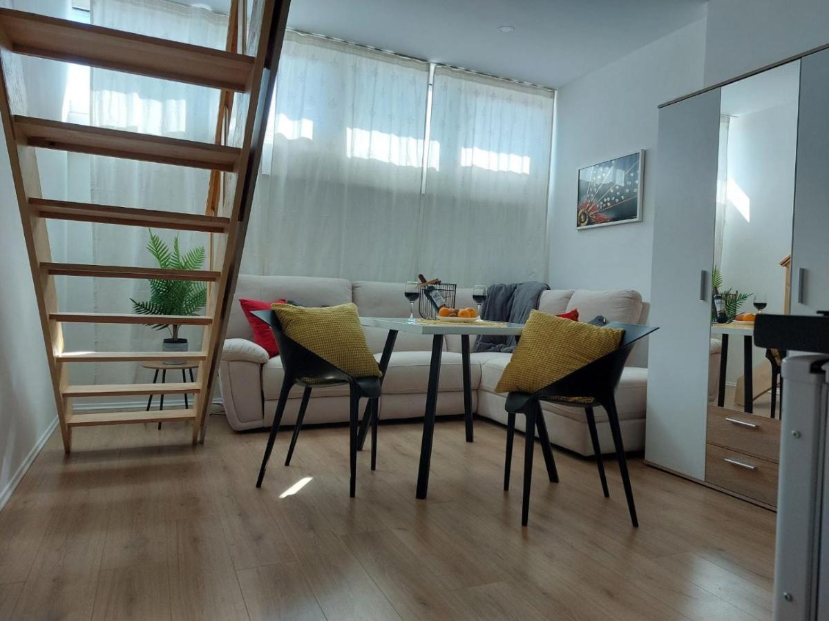 Apartmani Roza พูลา ภายนอก รูปภาพ