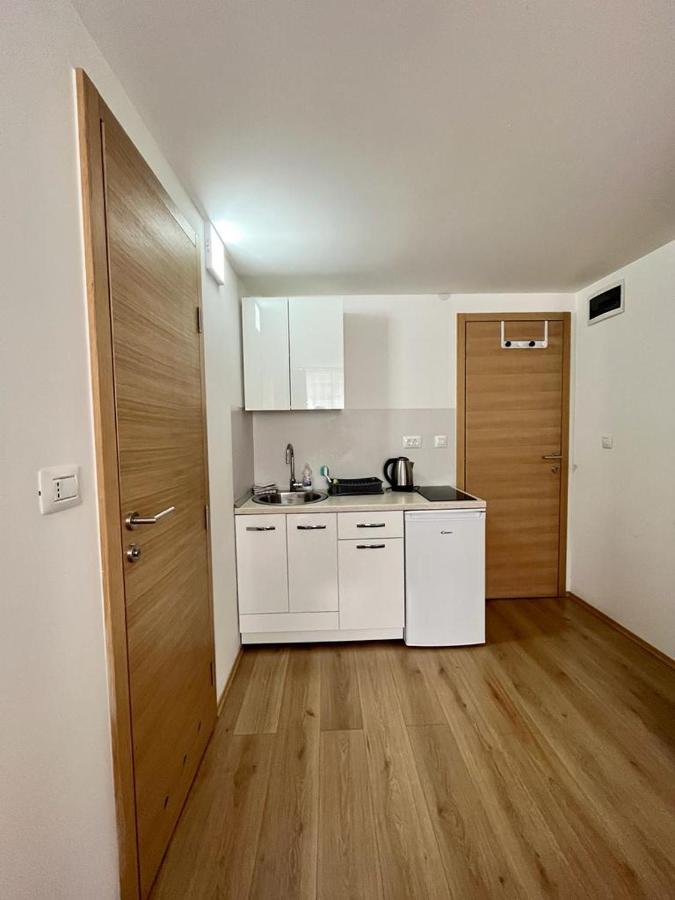 Apartmani Roza พูลา ภายนอก รูปภาพ