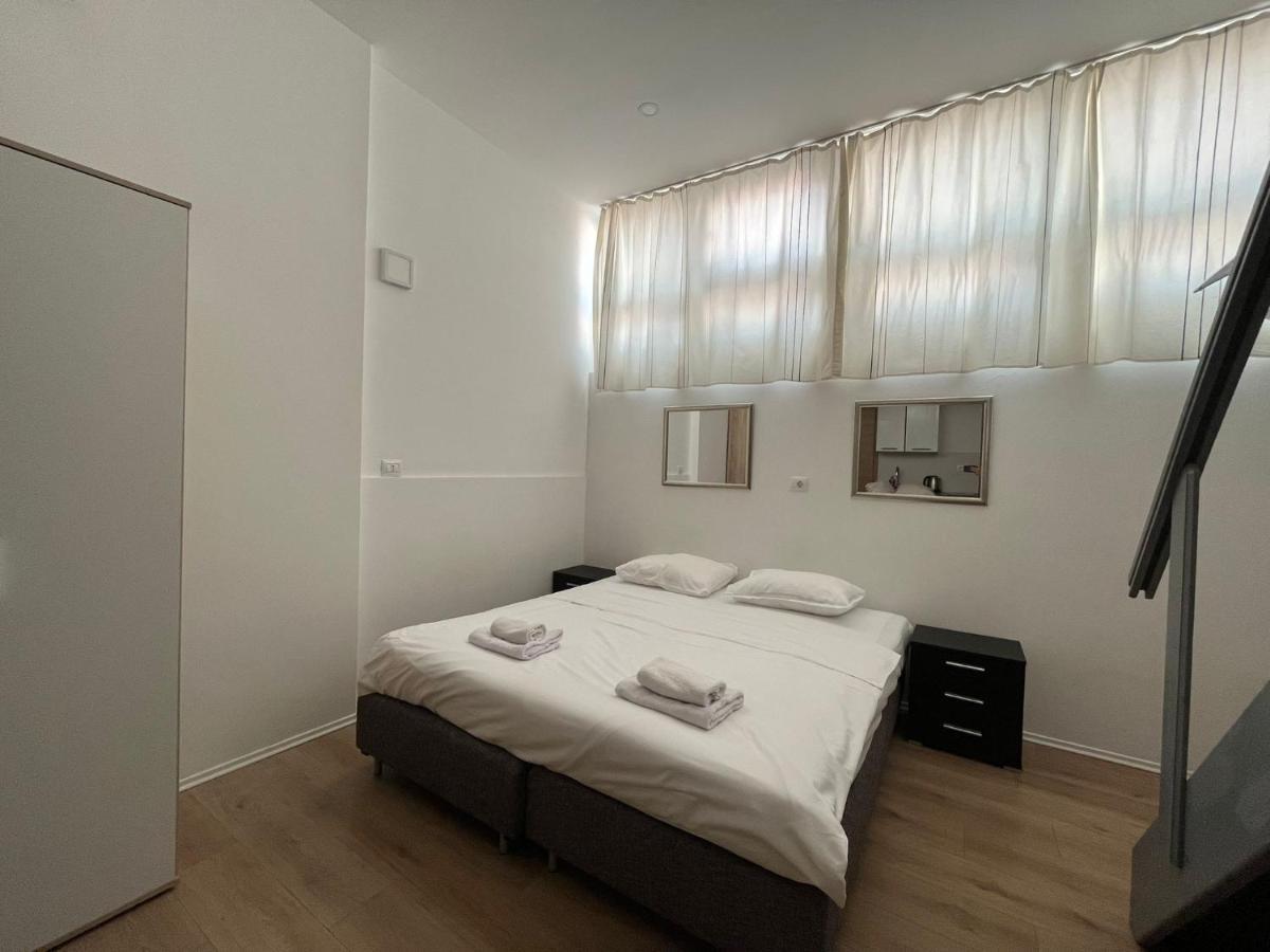 Apartmani Roza พูลา ภายนอก รูปภาพ