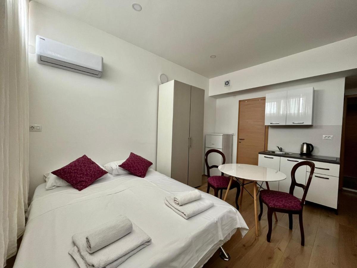 Apartmani Roza พูลา ภายนอก รูปภาพ